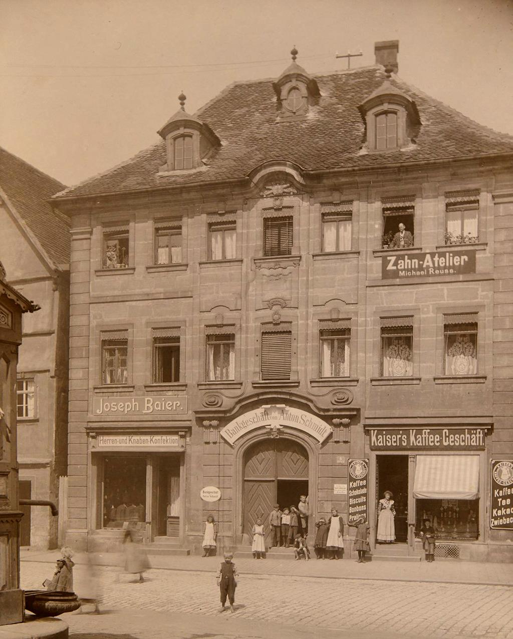 Bankhaus Schmidt at Sattlertorstraße 6